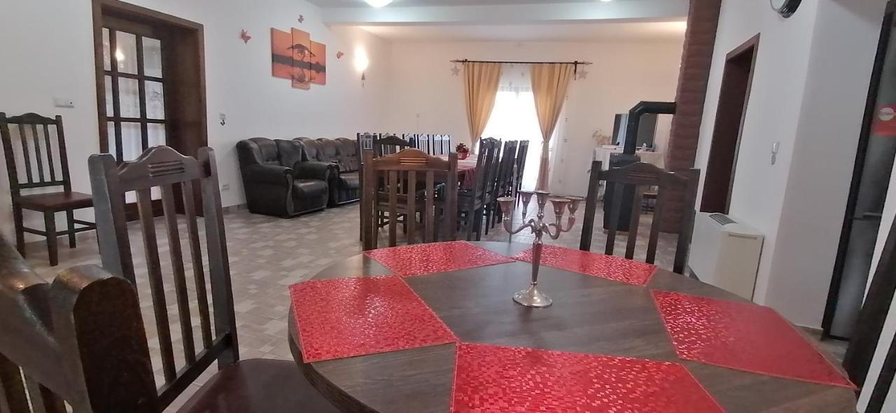 Pensiunea Maya Sîmbăta de Sus Zewnętrze zdjęcie